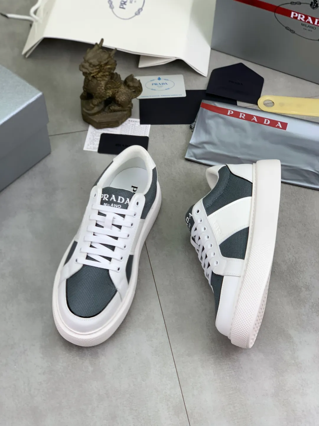 Men's men's shoes 💰P542💰 [New style] popular models are on the official website, 🆘 The trendy brand (Prada) mainly promotes popular models, avant-garde and versatile fashionable men's shoes private version mold opening, cowhide surface splicing 1:1.. Fashionable and simple, original imported cowhide lining cowhide feet; the atmosphere and personality are more fashionable, eye-catching and pursuing class. It will subvert the old idea and be a must-have for fashionistas with you! Must keep it! Tall and comfortable, large and low, high-end quality workmanship. Size: 38-44 4️⃣colors available.